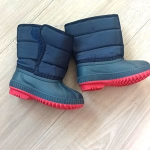 New Old Navy  toddler boots size 5